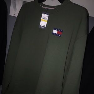 Green Tommy Jeans Sweatshirt. size M